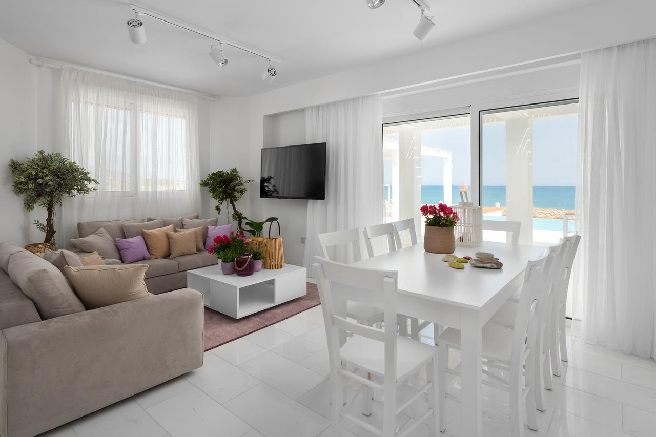 Maria & Nada Beachfront Villas โคลิมเบีย ภายนอก รูปภาพ