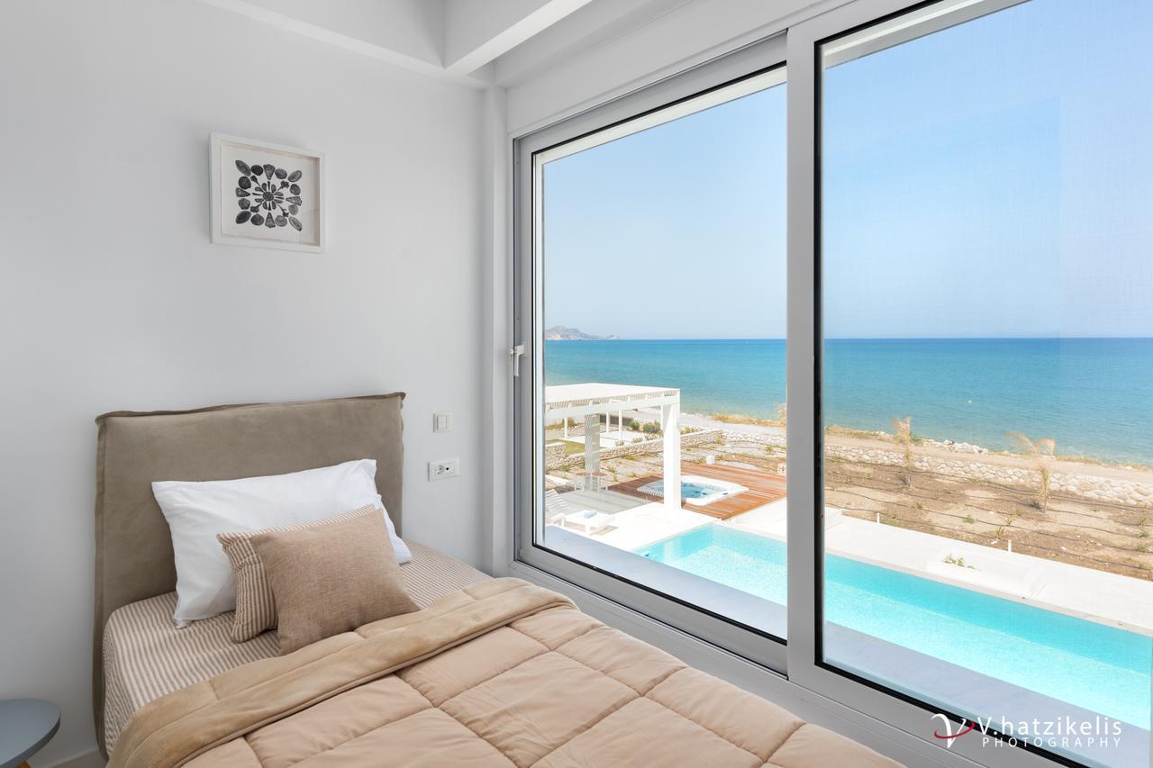 Maria & Nada Beachfront Villas โคลิมเบีย ภายนอก รูปภาพ