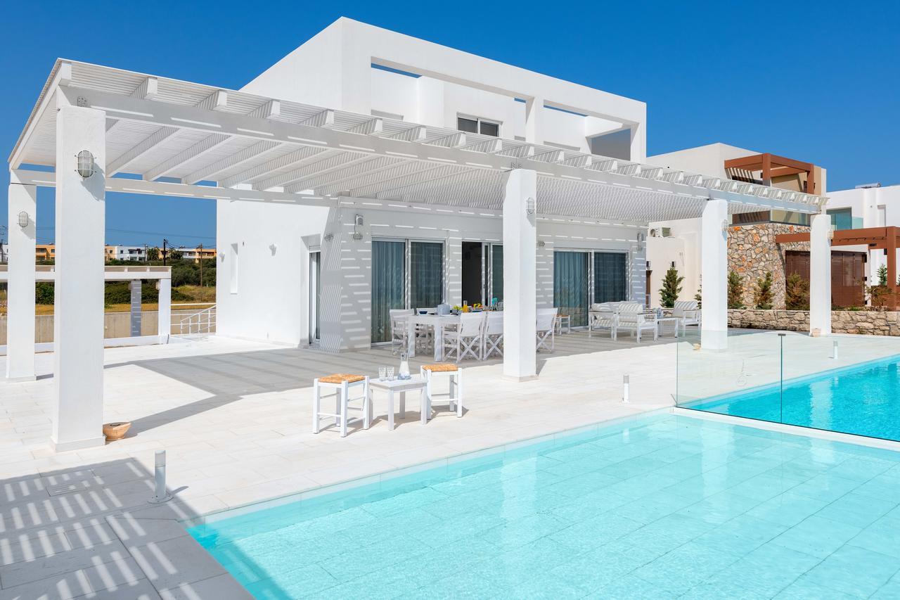 Maria & Nada Beachfront Villas โคลิมเบีย ภายนอก รูปภาพ