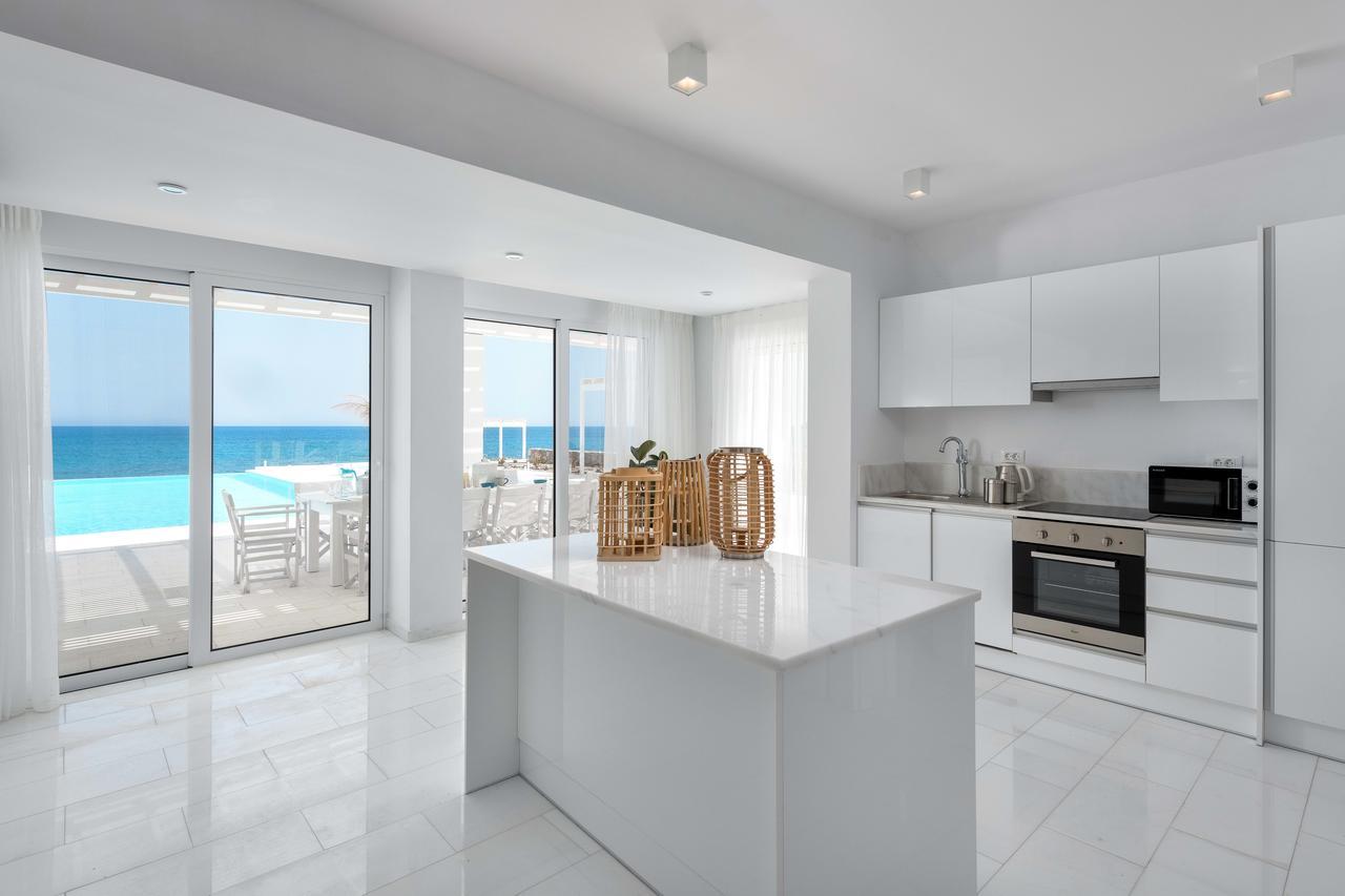 Maria & Nada Beachfront Villas โคลิมเบีย ภายนอก รูปภาพ