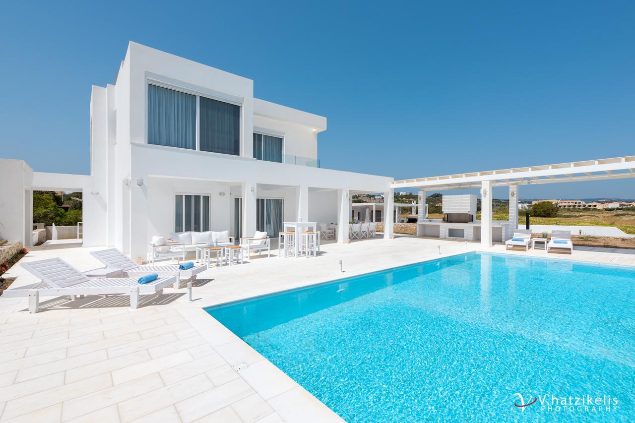 Maria & Nada Beachfront Villas โคลิมเบีย ภายนอก รูปภาพ