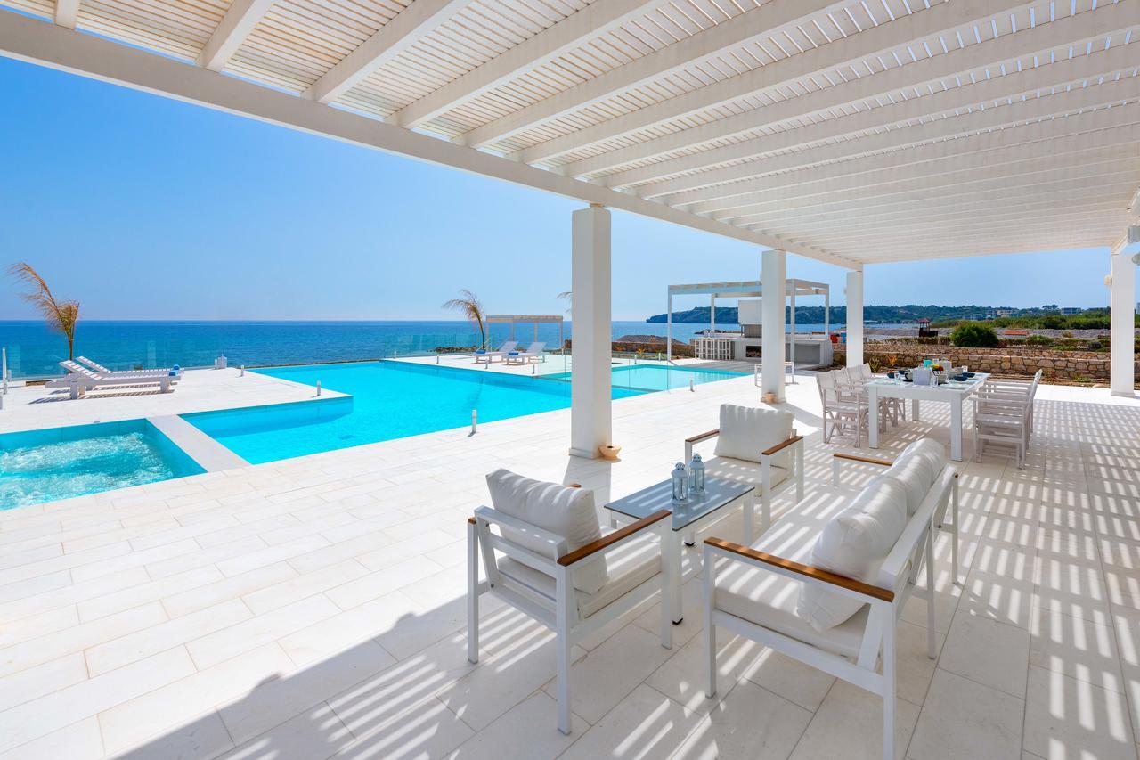 Maria & Nada Beachfront Villas โคลิมเบีย ภายนอก รูปภาพ