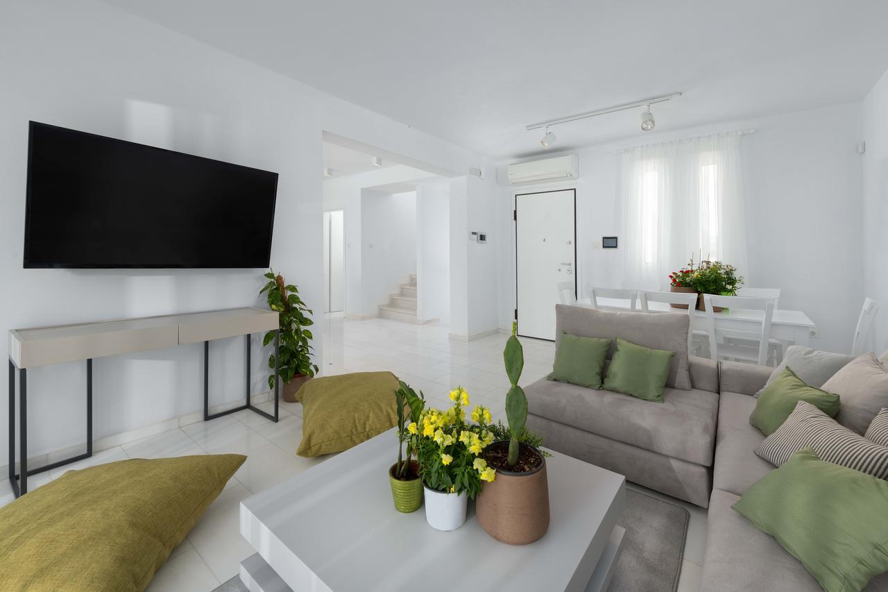 Maria & Nada Beachfront Villas โคลิมเบีย ภายนอก รูปภาพ